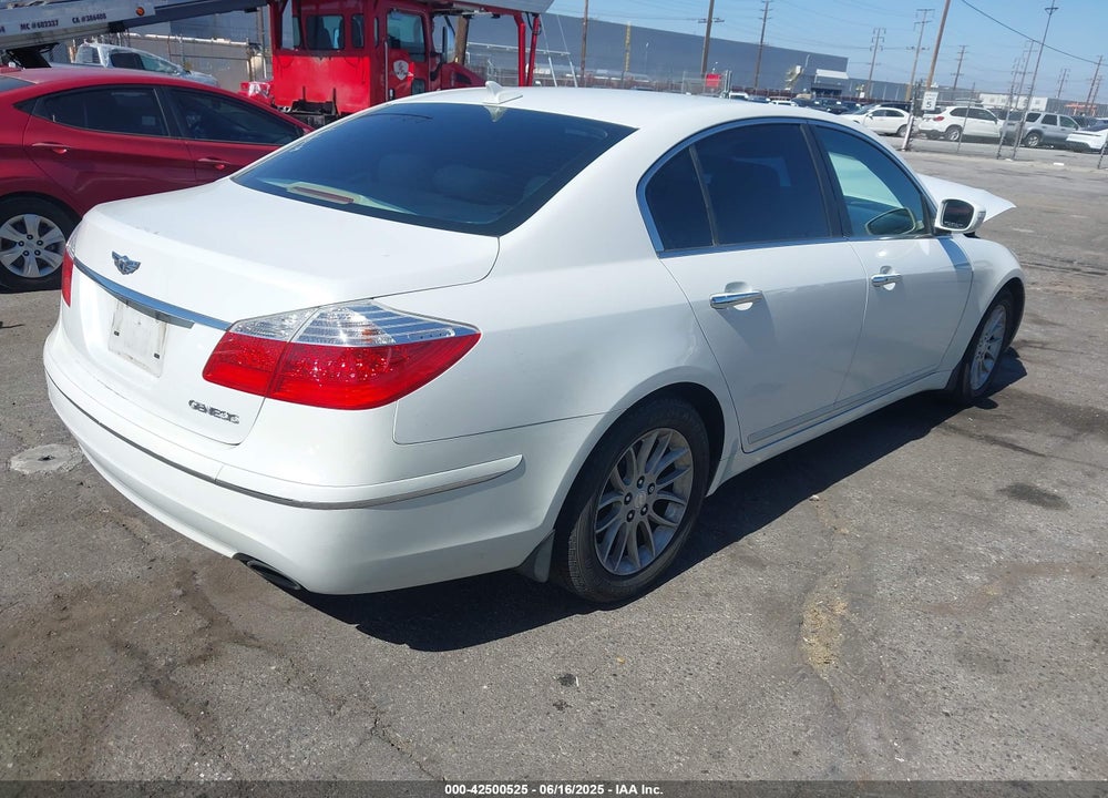 2011 HYUNDAI GENESIS VIN: KMHGC4DE8BU126682