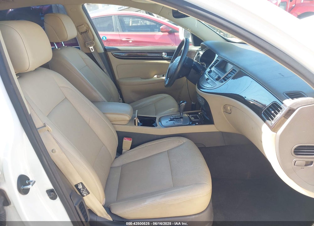 2011 HYUNDAI GENESIS VIN: KMHGC4DE8BU126682