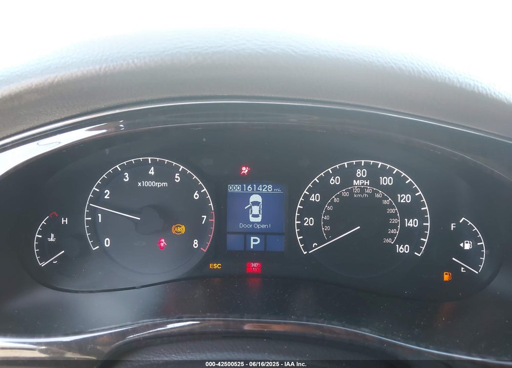 2011 HYUNDAI GENESIS VIN: KMHGC4DE8BU126682