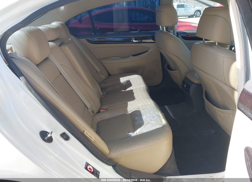 2011 HYUNDAI GENESIS VIN: KMHGC4DE8BU126682