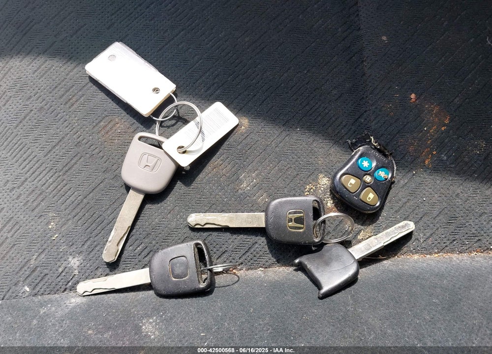 2005 HONDA CIVIC LX VIN: 1HGEM22545L016921
