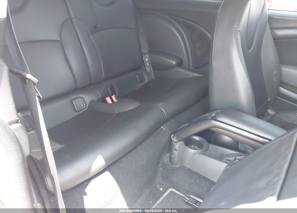 2011 MINI COOPER VIN: WMWSU3C50BT094515