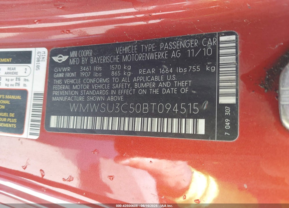 2011 MINI COOPER VIN: WMWSU3C50BT094515