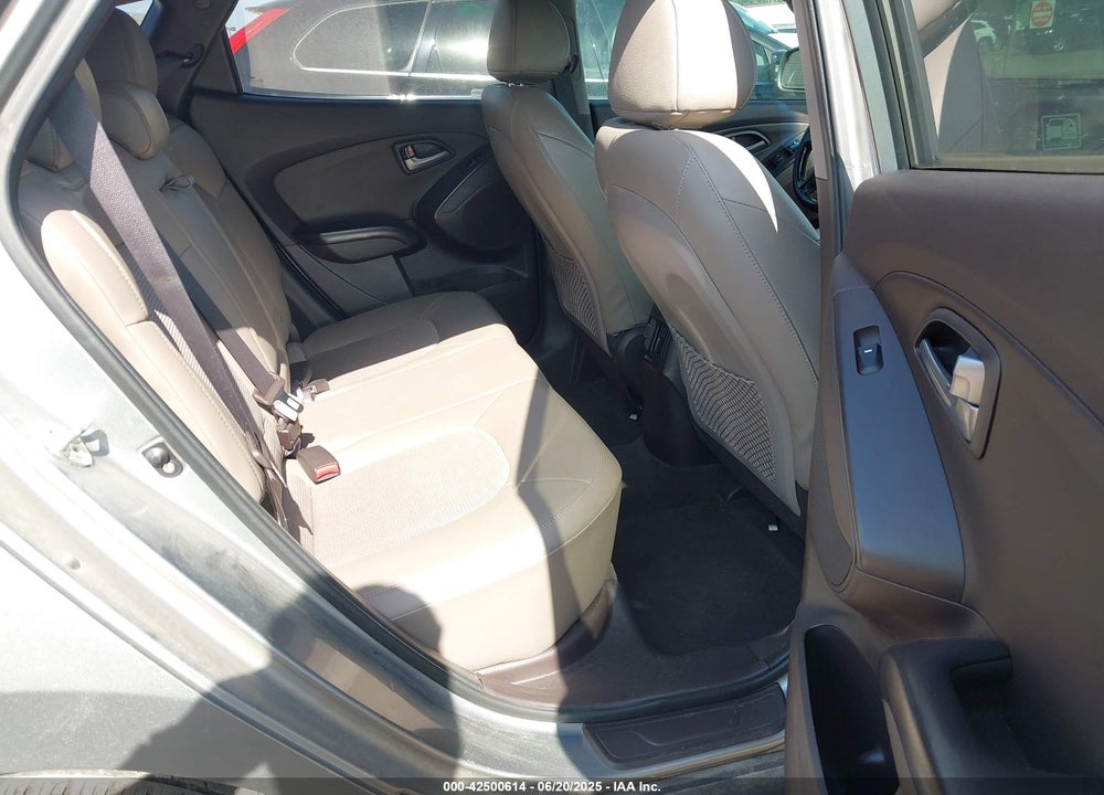 2014 HYUNDAI TUCSON VIN: KM8JU3AG4EU800740
