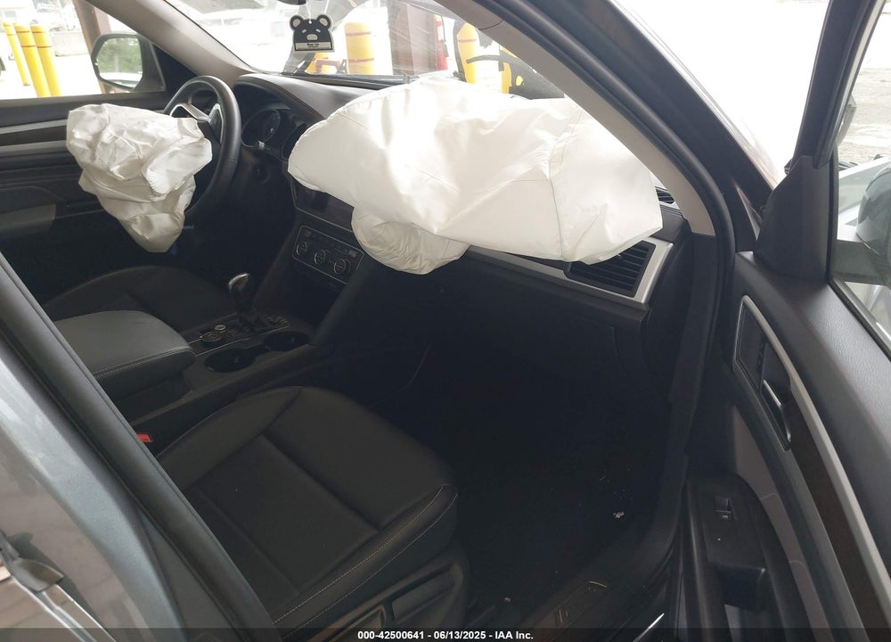 2021 VOLKSWAGEN ATLAS VIN: 1V2KR2CA9MC536446