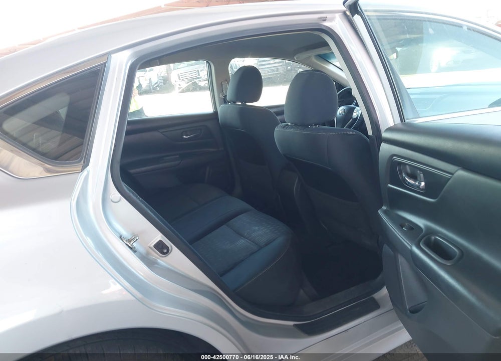 2017 NISSAN ALTIMA VIN: 1N4AL3APXHN365816