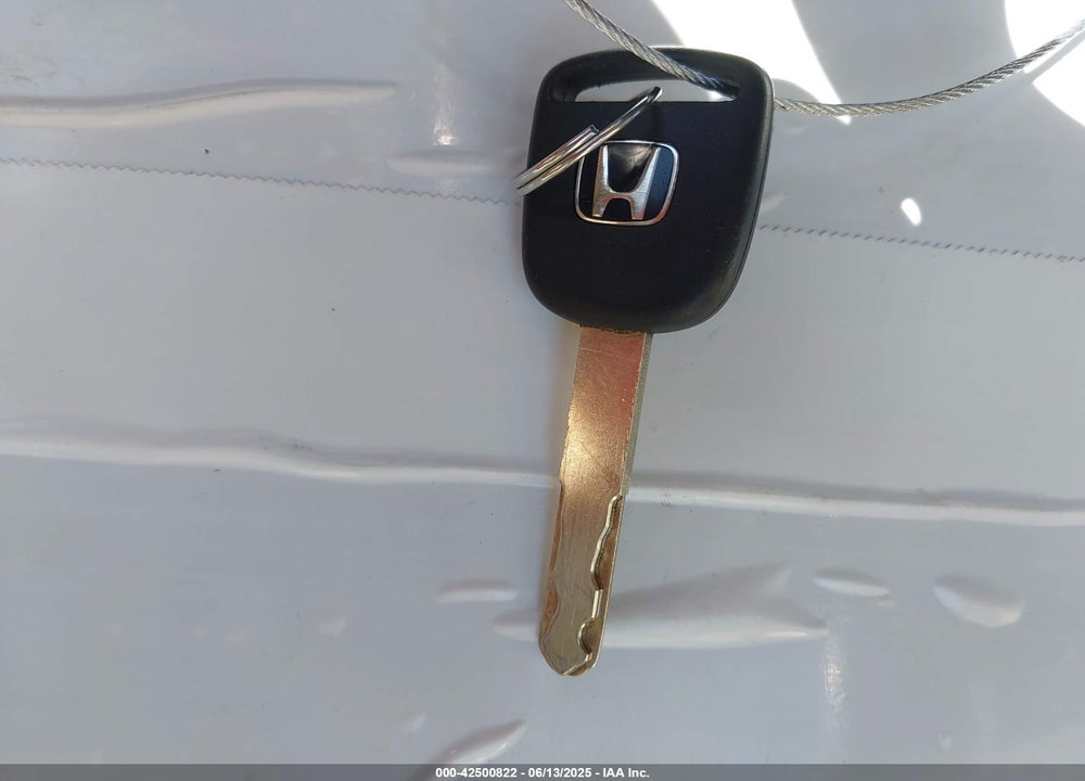 2005 HONDA CIVIC VIN: 1HGEM22395L039223