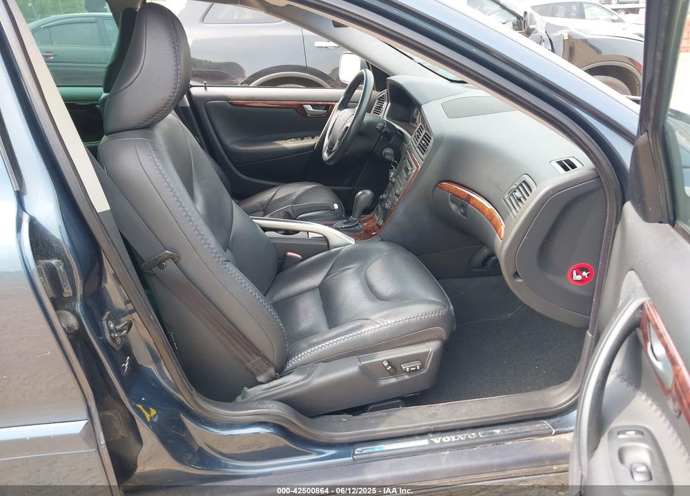 2006 VOLVO XC70 VIN: YV4SZ592361226582