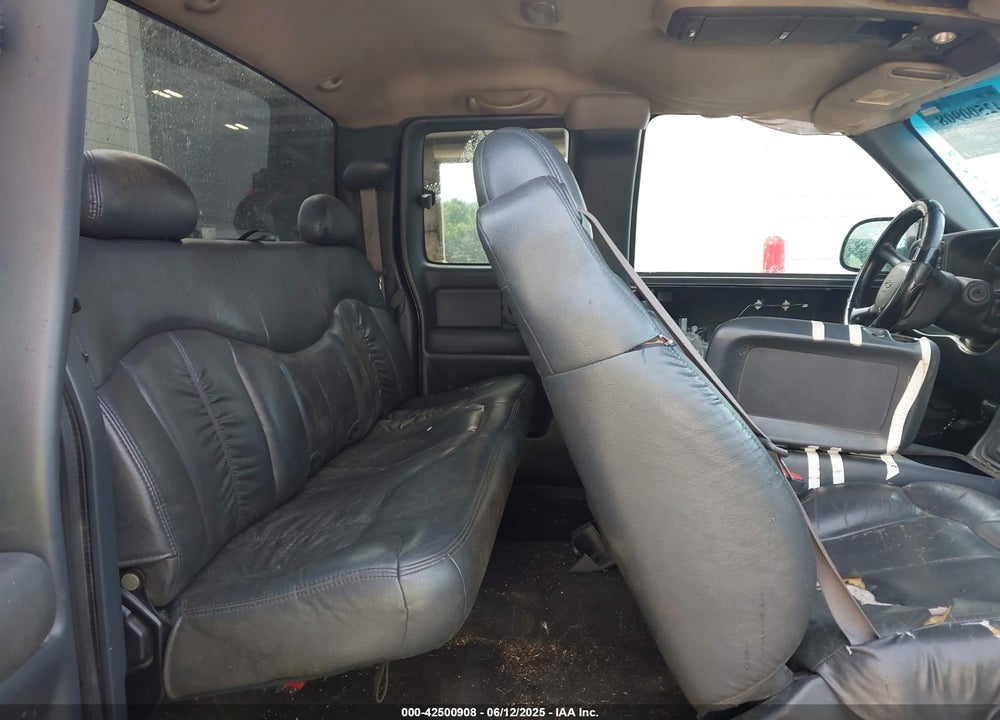 2002 CHEVROLET SILVERADO 2500 LT VIN: 1GCGK29U42Z195447