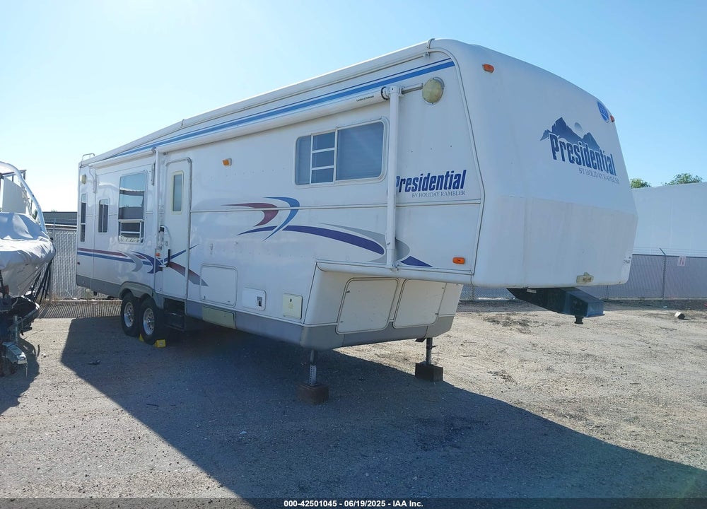 2002 HOLIDAY RAMBLER VACATIONER VIN: 1KB311M282E132740