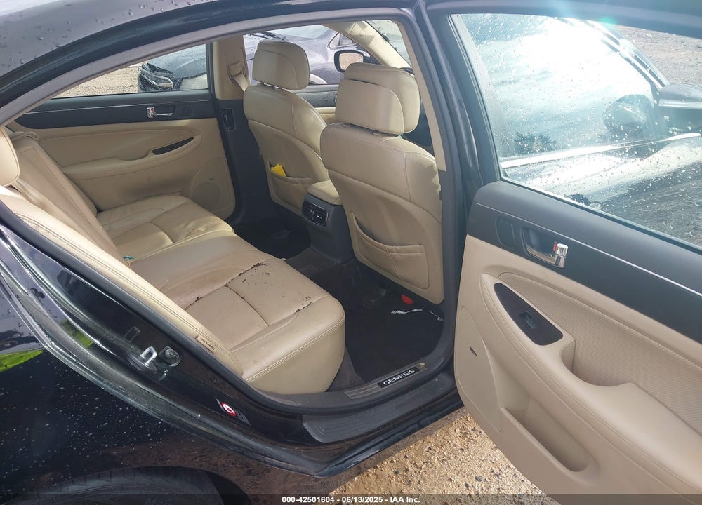 2010 HYUNDAI GENESIS VIN: KMHGC4DFXAU092607