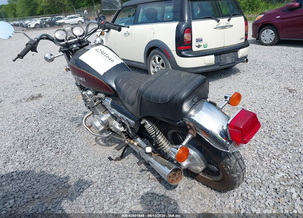1982 SUZUKI GS1100 GL VIN: JS1GU71L0C2100302