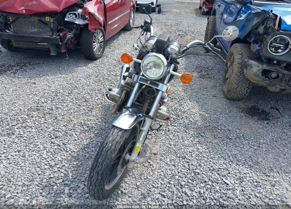 1982 SUZUKI GS1100 GL VIN: JS1GU71L0C2100302