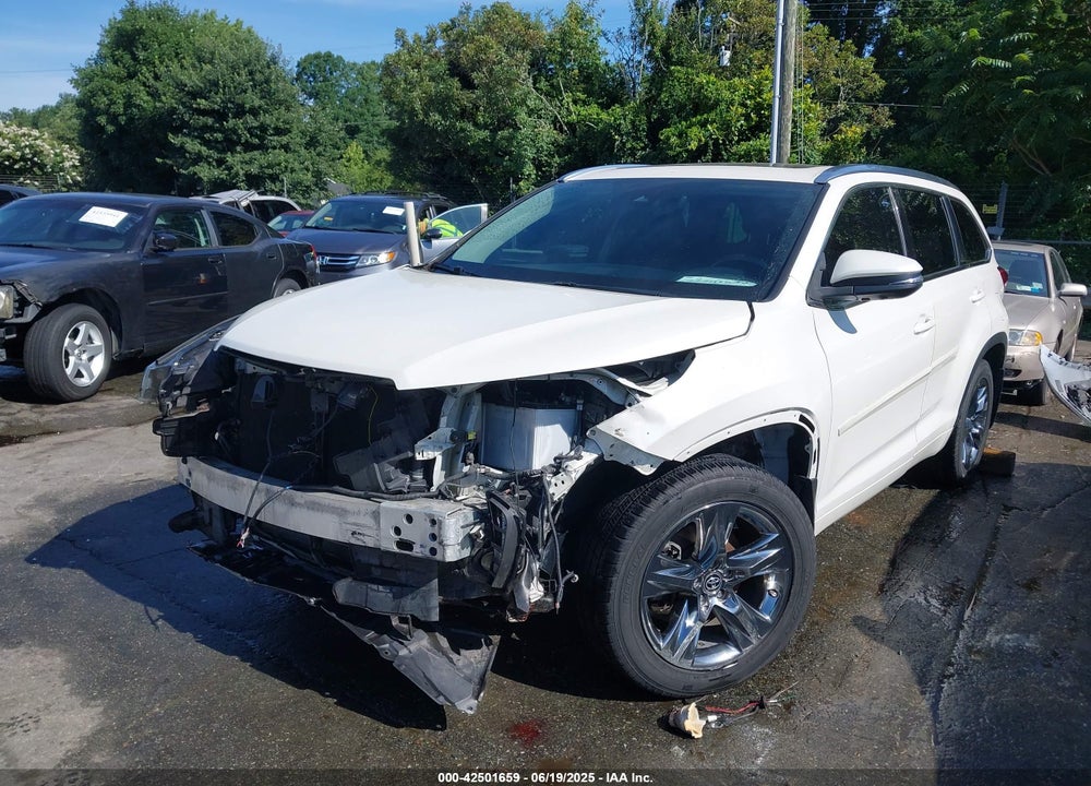 2018 TOYOTA HIGHLANDER VIN: 5TDDZRFH0JS487322