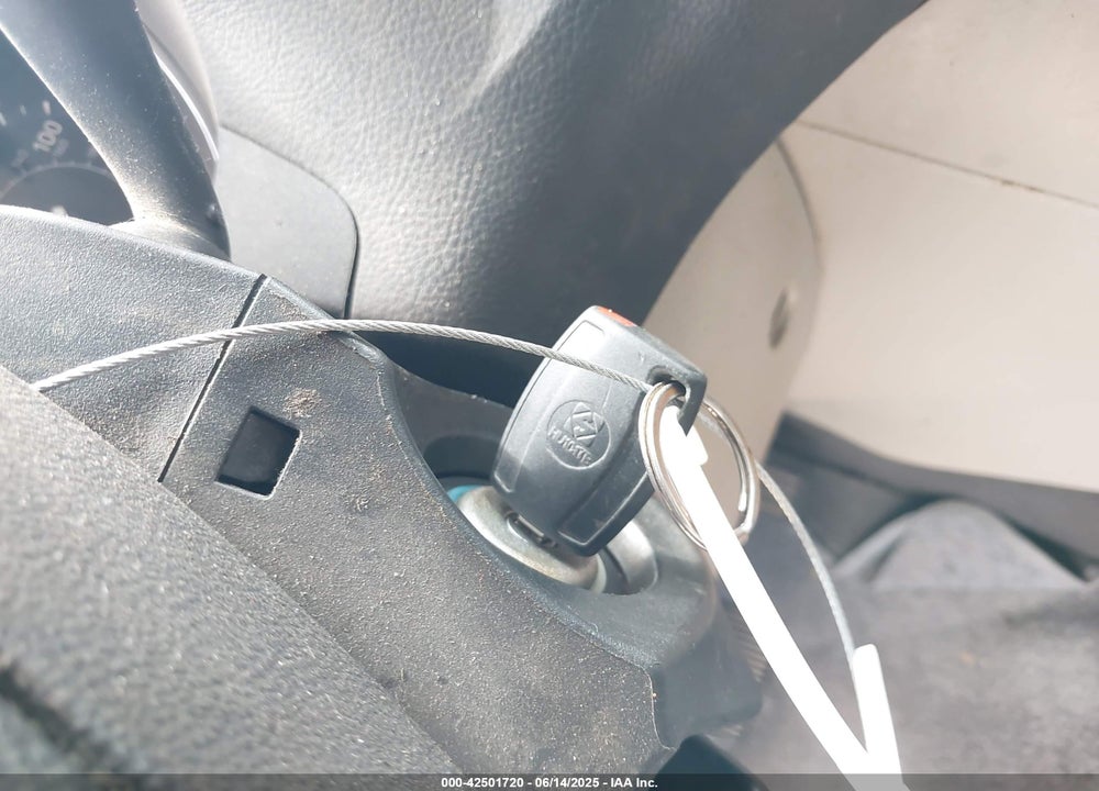 2018 FORD FOCUS SE VIN: 1FADP3K21JL279932