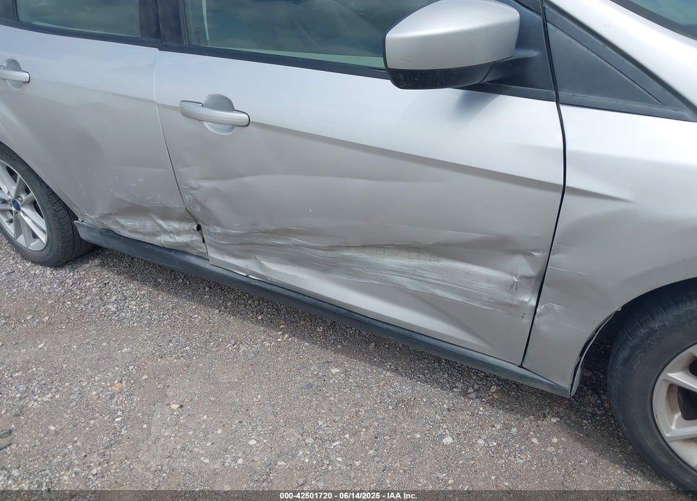 2018 FORD FOCUS SE VIN: 1FADP3K21JL279932