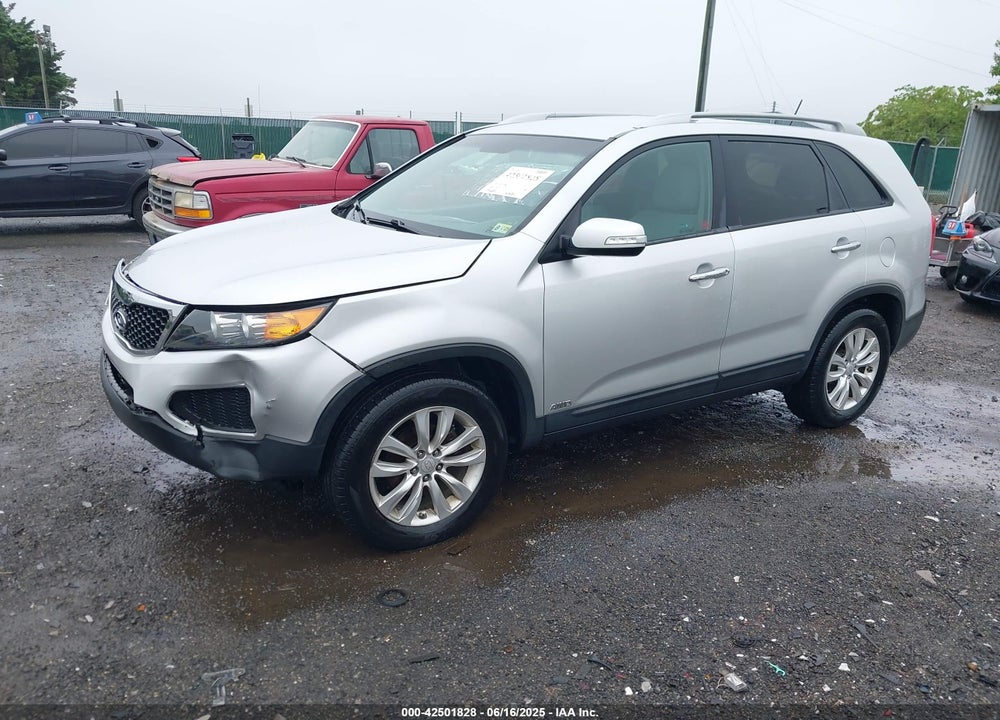 2011 KIA SORENTO VIN: 5XYKTDA22BG061127