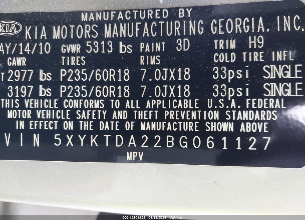 2011 KIA SORENTO VIN: 5XYKTDA22BG061127