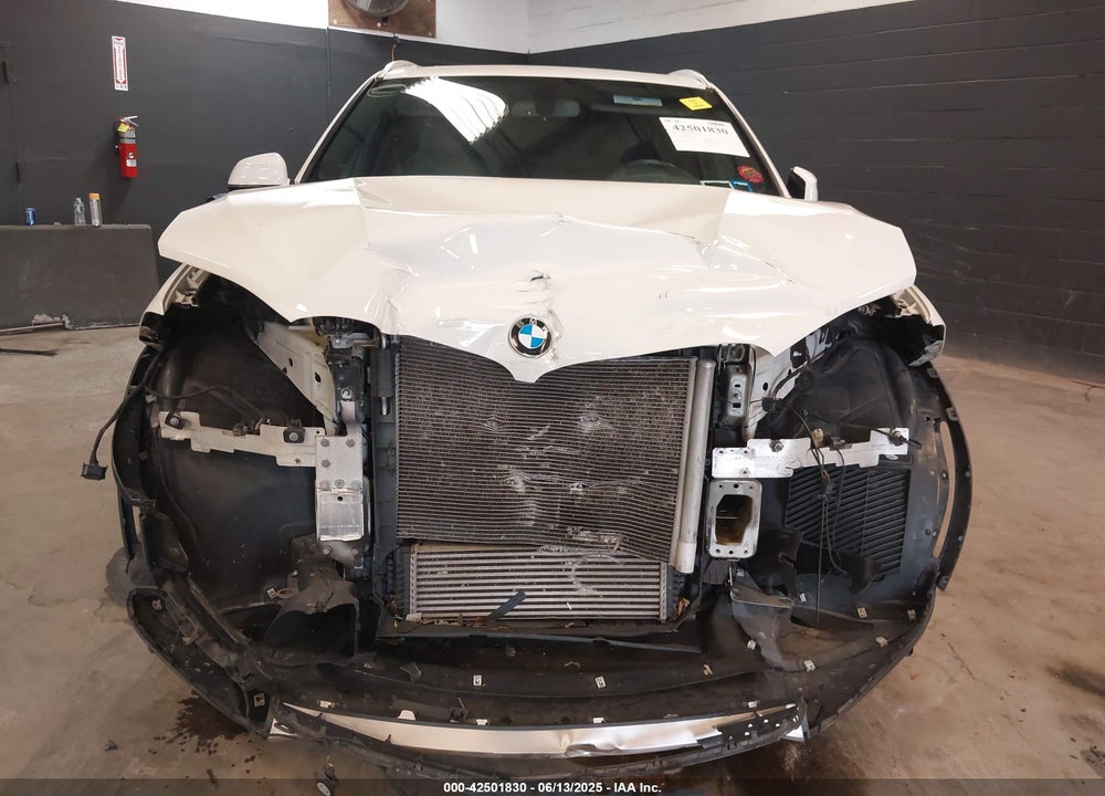 2017 BMW X5 VIN: 5UXKR2C3XH0X03647