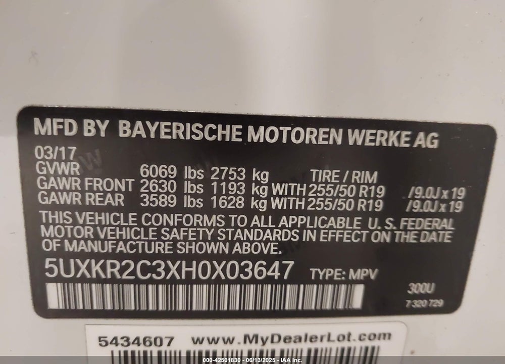 2017 BMW X5 VIN: 5UXKR2C3XH0X03647
