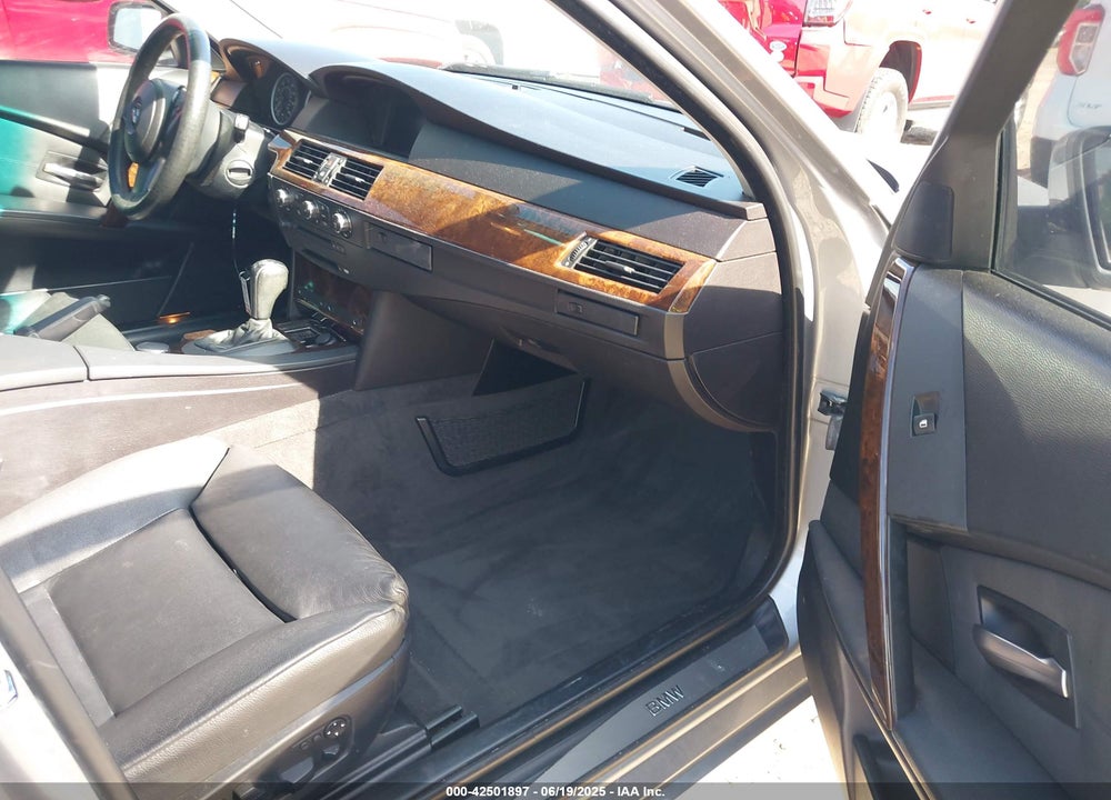 2007 BMW 550I VIN: WBANB53577CP04609