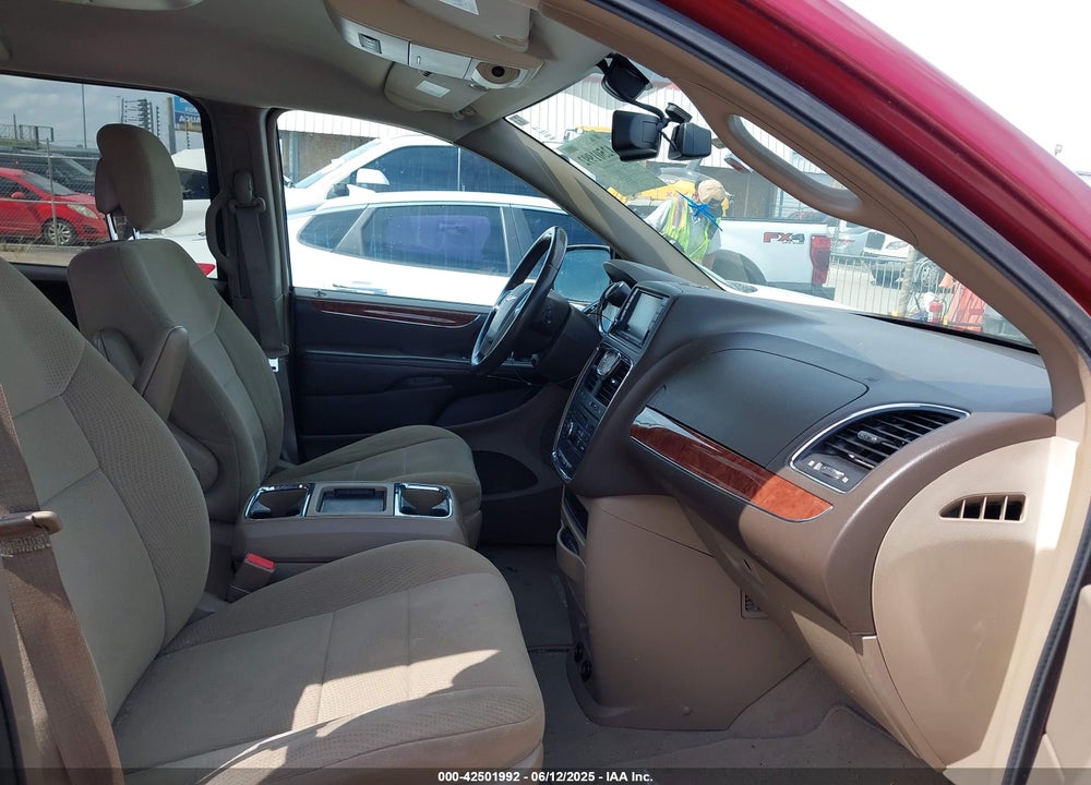 2011 CHRYSLER TOWN & COUNTRY TOURING VIN: 2A4RR5DG4BR713438