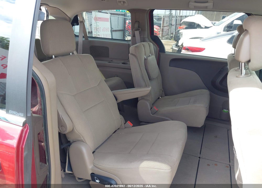 2011 CHRYSLER TOWN & COUNTRY TOURING VIN: 2A4RR5DG4BR713438