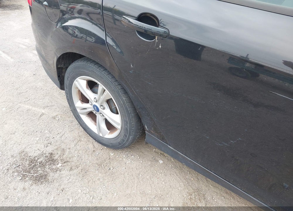 2013 FORD FOCUS VIN: 1FADP3F21DL121945