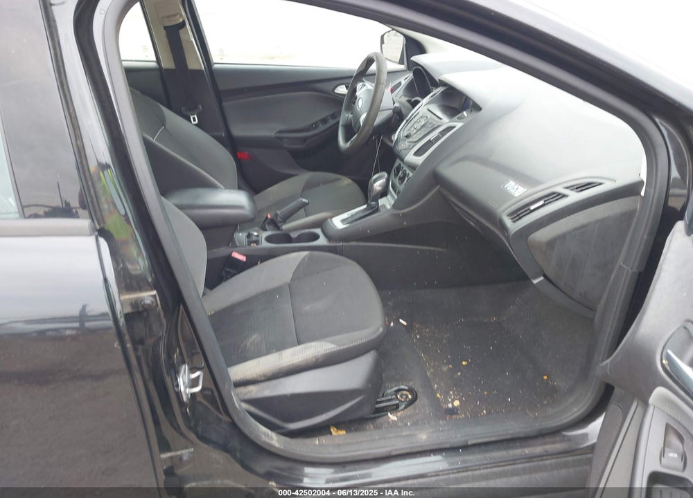 2013 FORD FOCUS VIN: 1FADP3F21DL121945