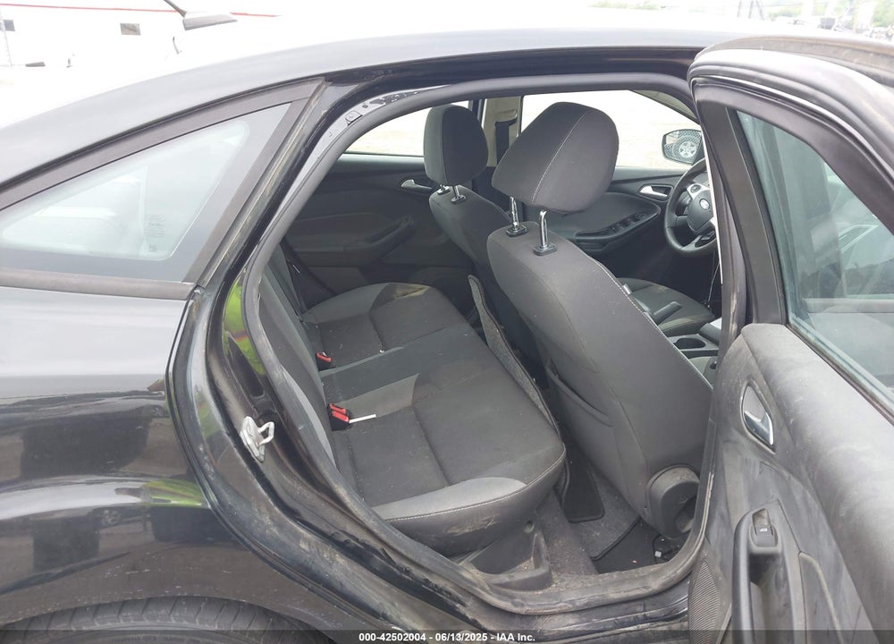 2013 FORD FOCUS VIN: 1FADP3F21DL121945