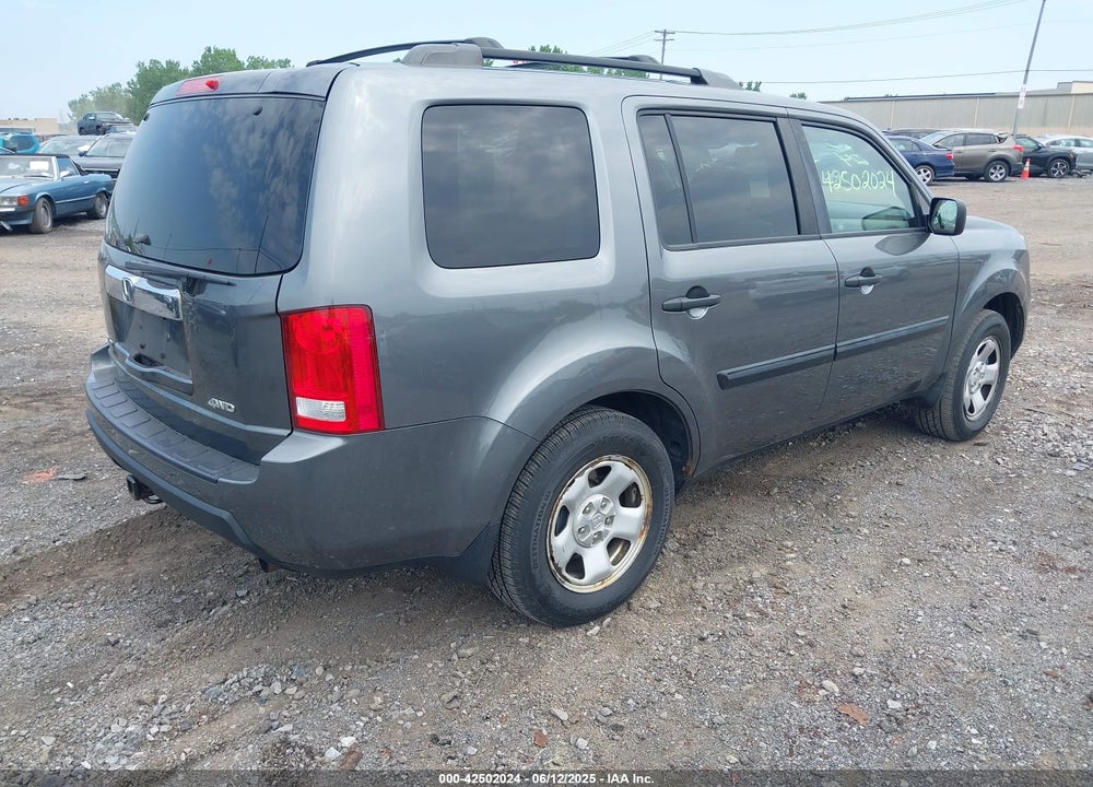 2011 HONDA PILOT LX VIN: 5FNYF4H28BB055962