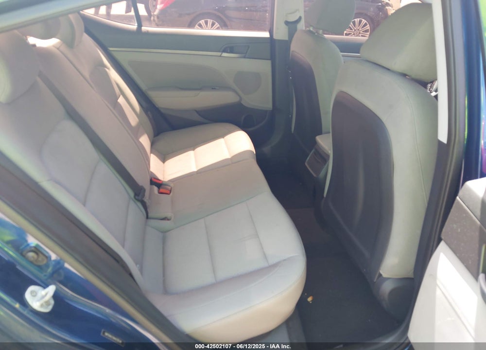 2017 HYUNDAI ELANTRA VIN: 5NPD84LF0HH078536