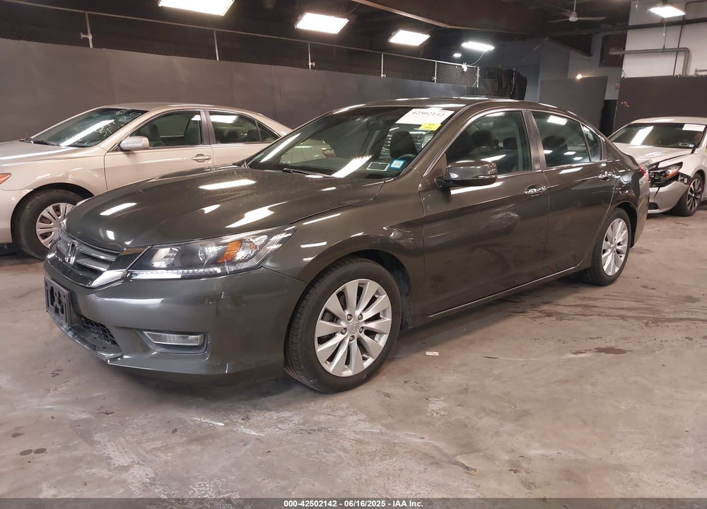 2013 HONDA ACCORD VIN: 1HGCR2F77DA255037