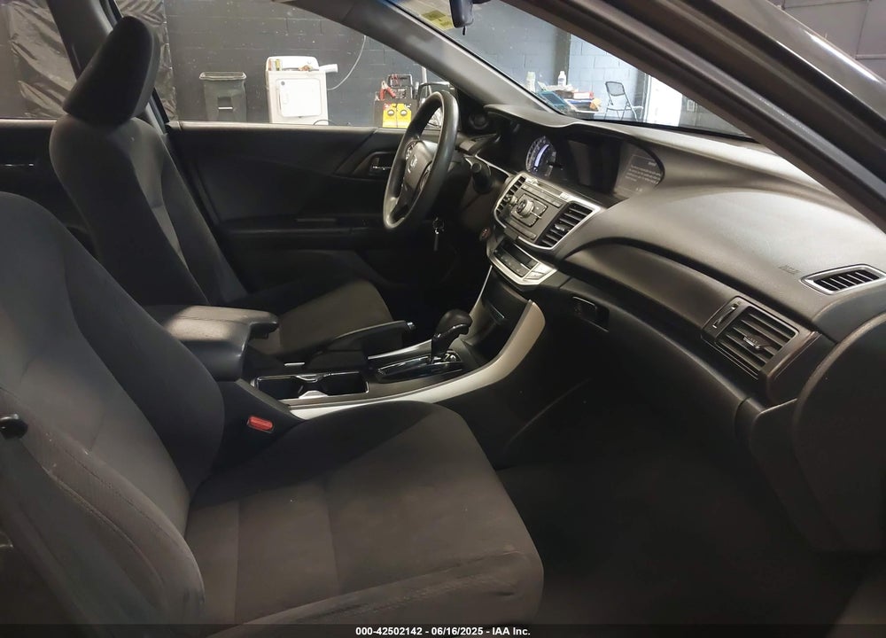 2013 HONDA ACCORD VIN: 1HGCR2F77DA255037