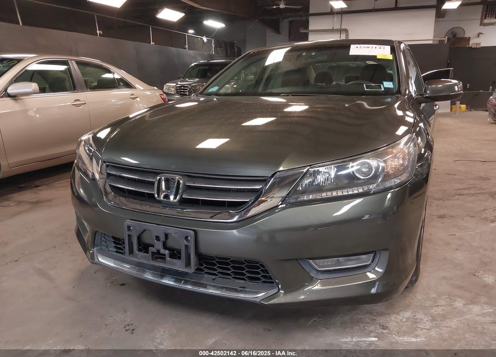 2013 HONDA ACCORD VIN: 1HGCR2F77DA255037