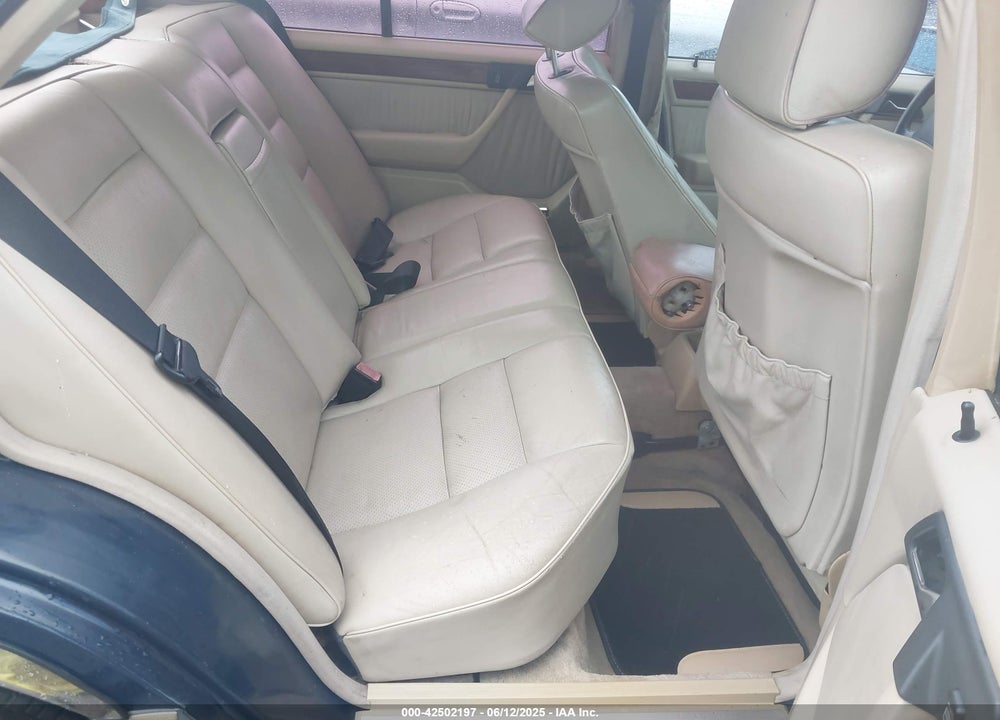 1990 MERCEDES-BENZ 300 E VIN: WDBEA30D5LB186360