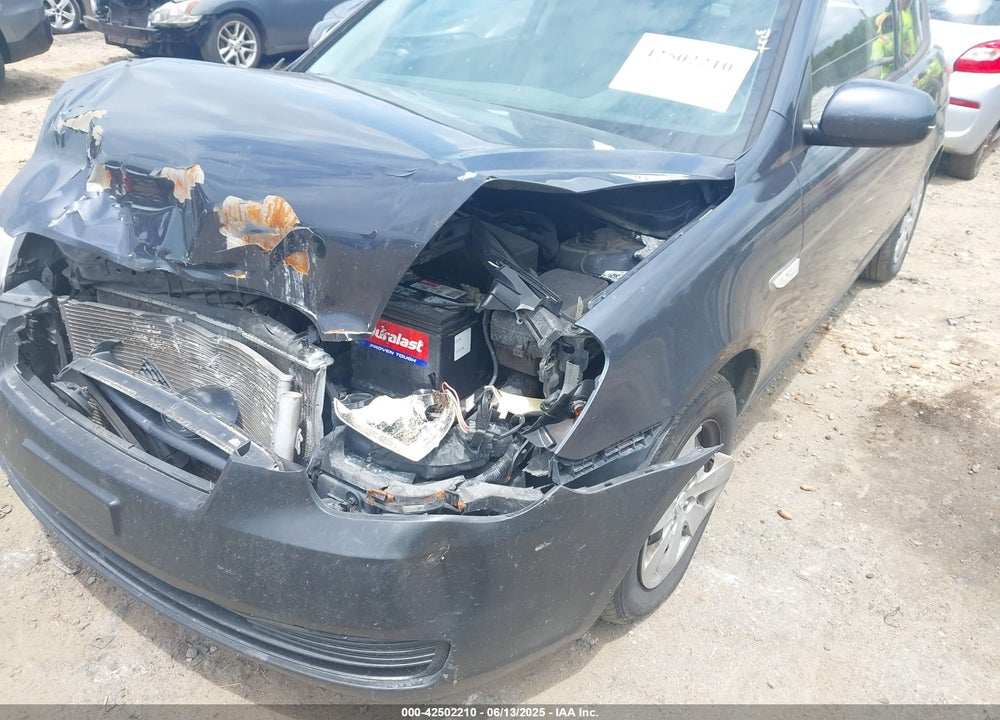 2011 HYUNDAI ACCENT VIN: KMHCM3AC2BU196123