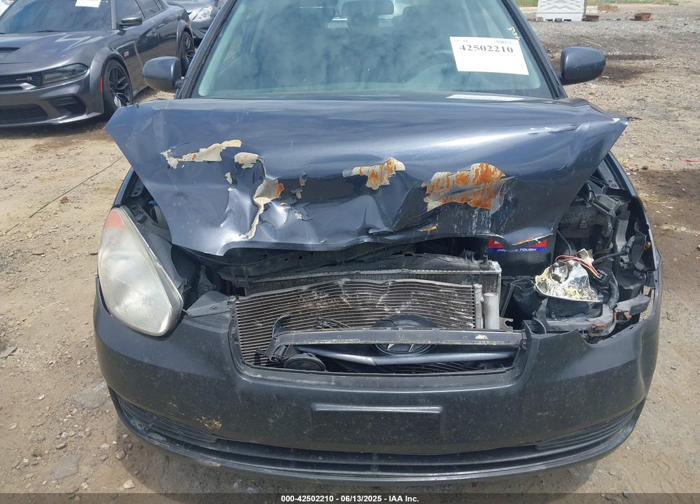 2011 HYUNDAI ACCENT VIN: KMHCM3AC2BU196123