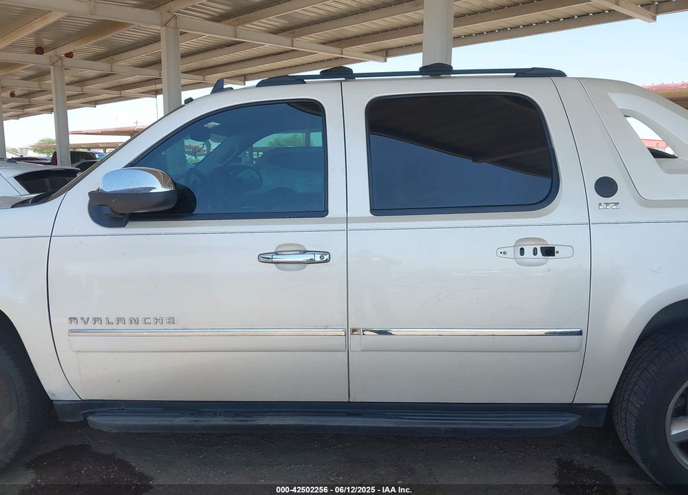 2013 CHEVROLET AVALANCHE VIN: 3GNTKGE75DG144464