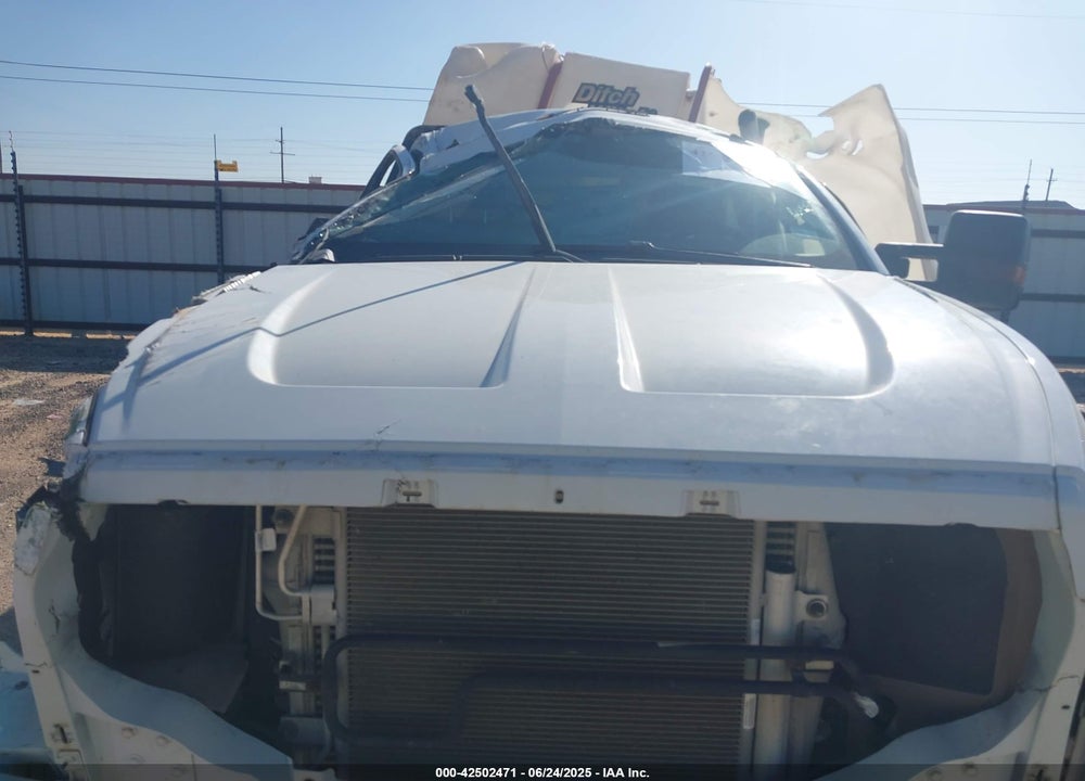 2019 CHEVROLET SILVERADO 4500HD 1WT VIN: 1HTKHPVK6KH558396