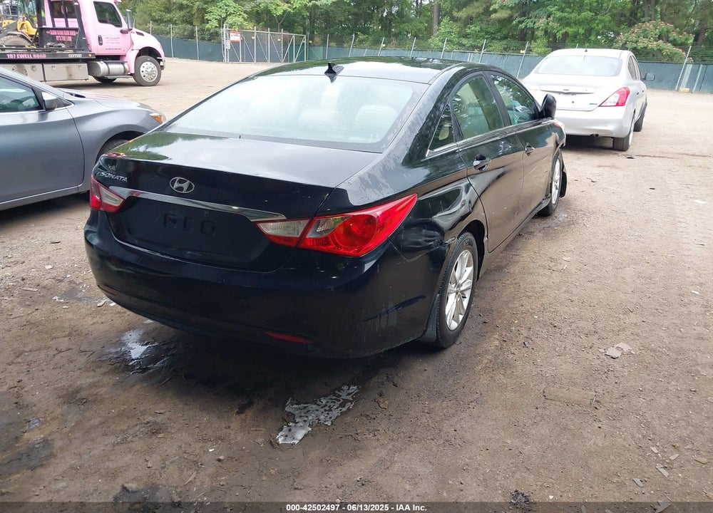 2013 HYUNDAI SONATA GLS VIN: 5NPEB4AC4DH641323