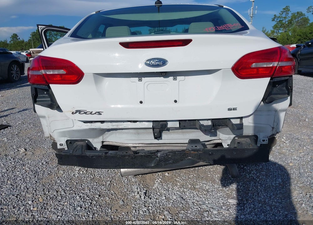 2018 FORD FOCUS SE VIN: 1FADP3F24JL256204