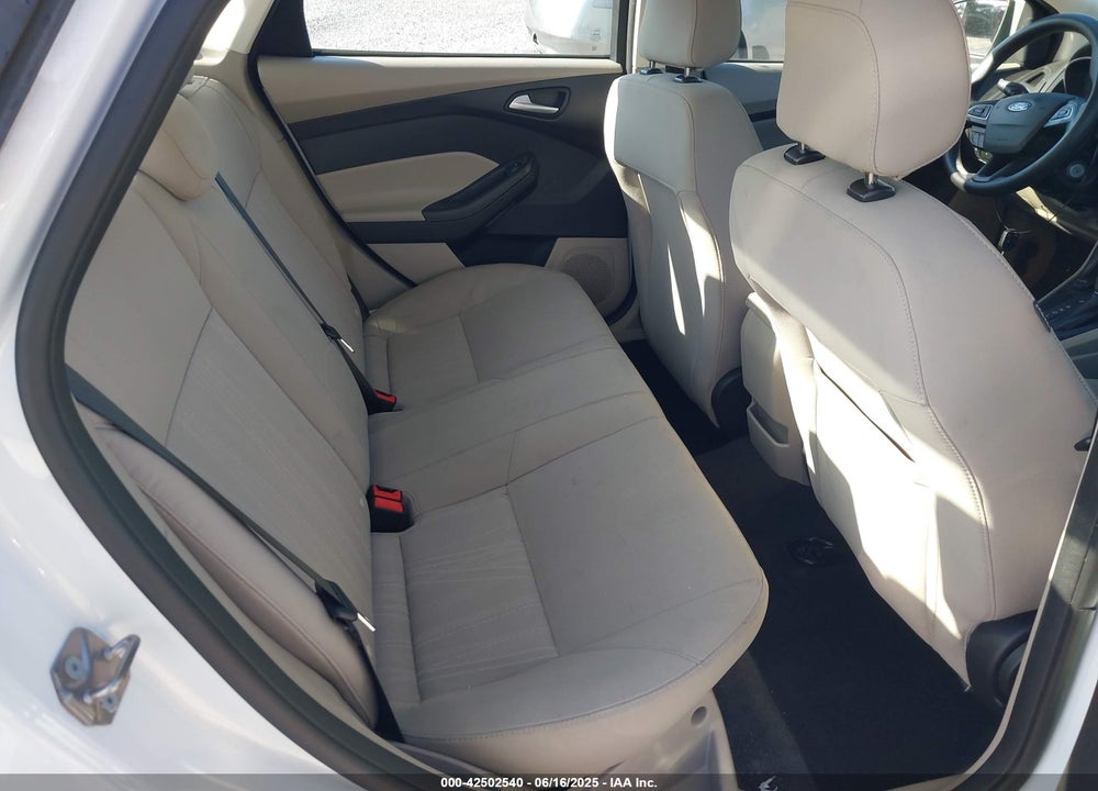 2018 FORD FOCUS SE VIN: 1FADP3F24JL256204