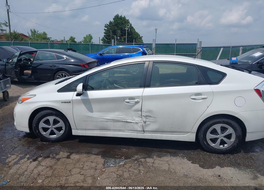 2015 TOYOTA PRIUS VIN: JTDKN3DU2F0424586