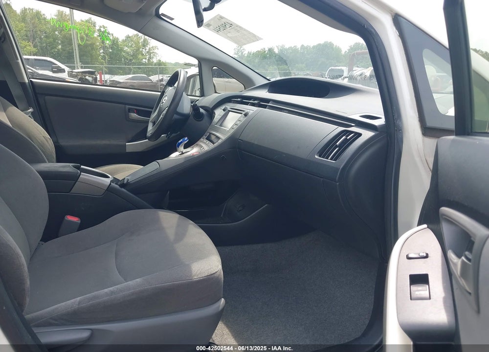 2015 TOYOTA PRIUS VIN: JTDKN3DU2F0424586