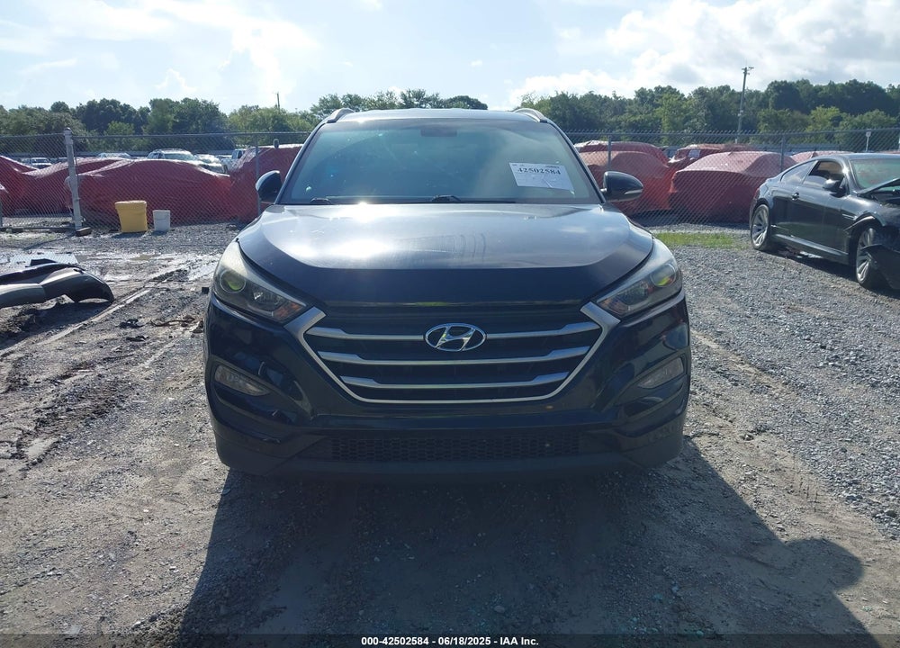 2017 HYUNDAI TUCSON SE PLUS VIN: KM8J33A43HU363178