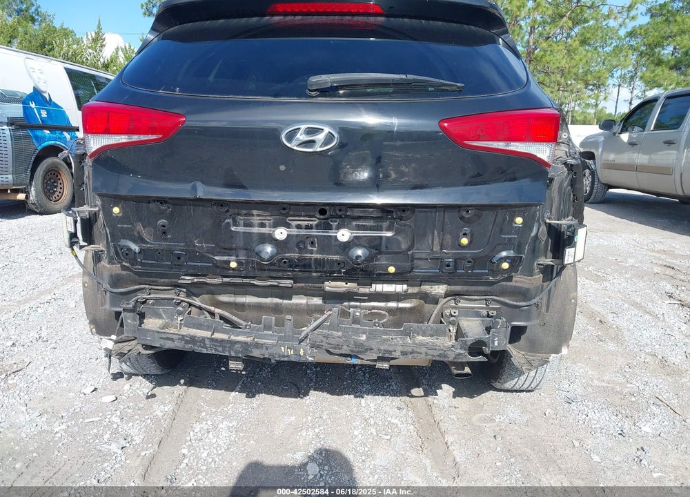 2017 HYUNDAI TUCSON SE PLUS VIN: KM8J33A43HU363178