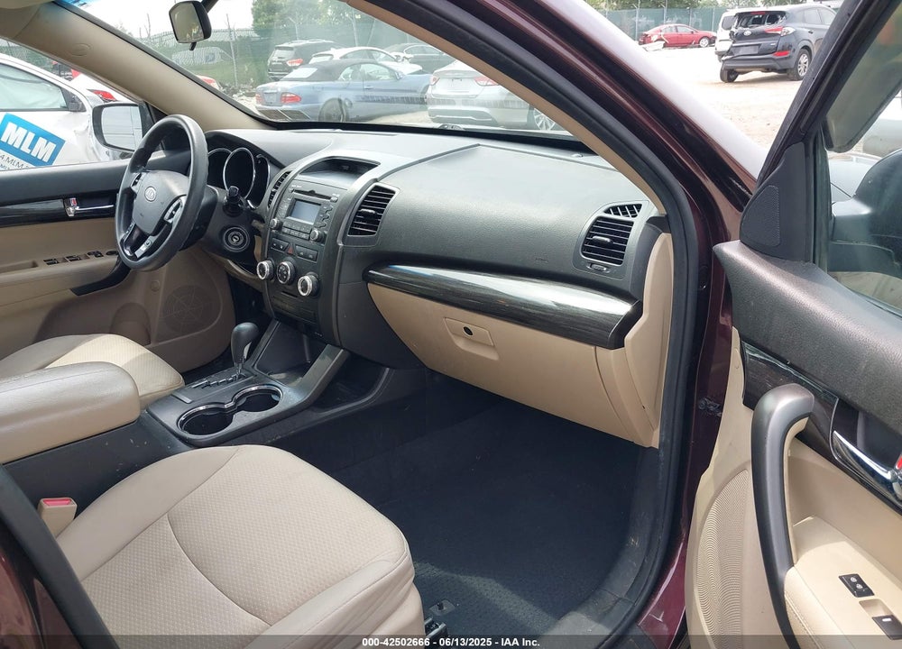 2013 KIA SORENTO VIN: 5XYKT4A27DG354847