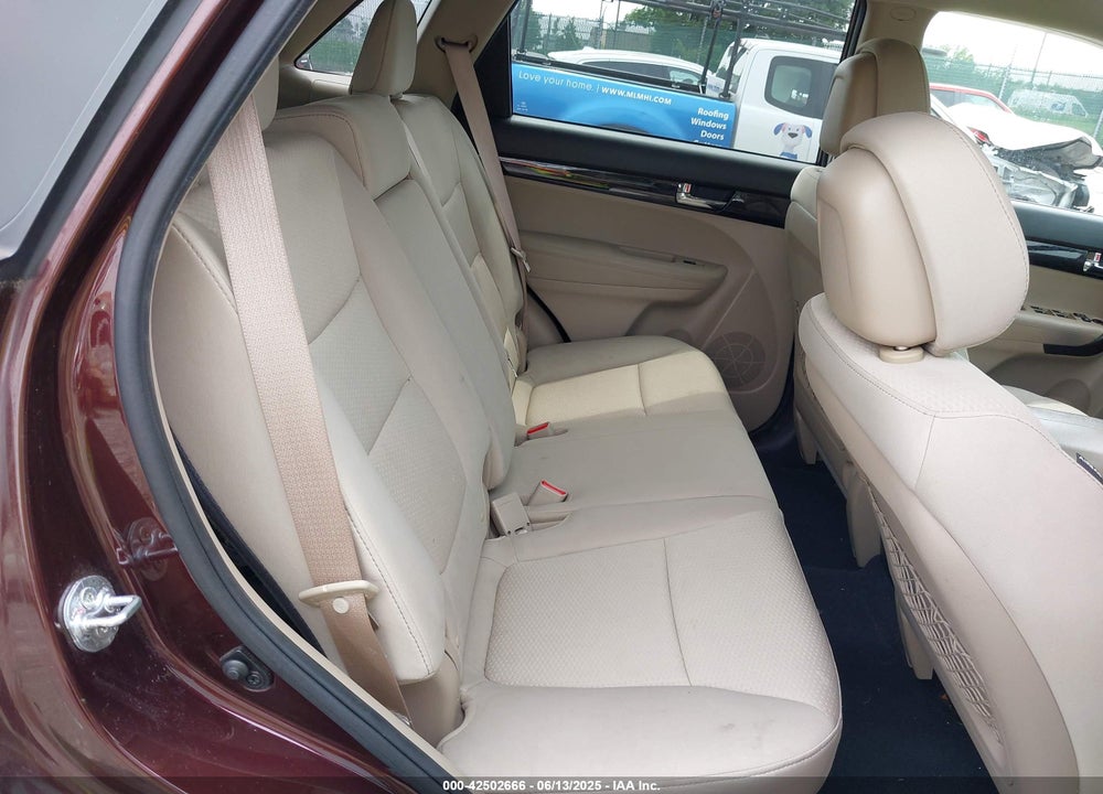 2013 KIA SORENTO VIN: 5XYKT4A27DG354847