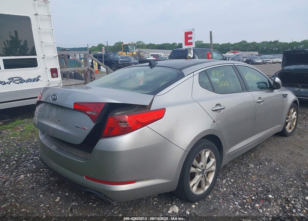 2011 KIA OPTIMA VIN: KNAGN4A72B5179860